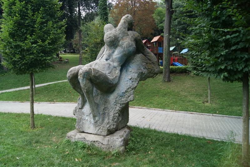 Estatua en el parque de Yildiz en Estambul