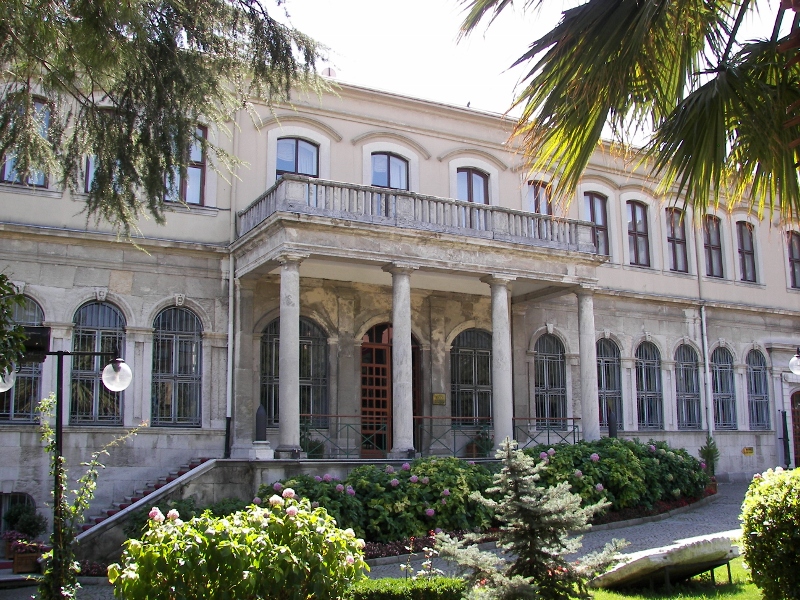 Fachada del museo militar de Harbiye