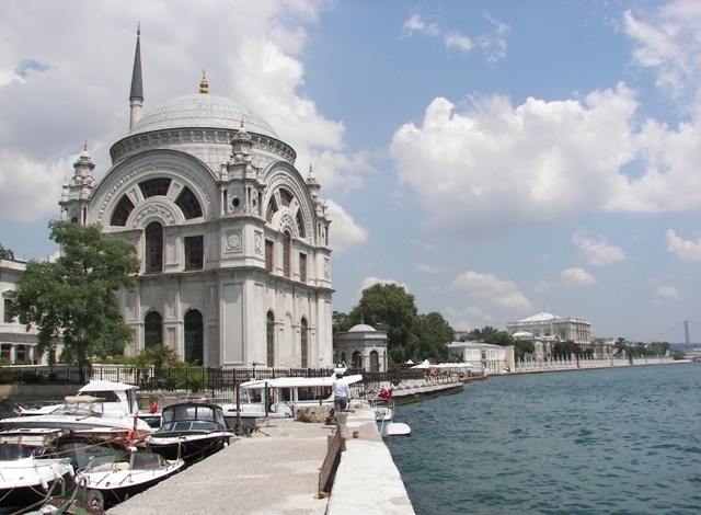 Mezquita de Dolmabahçe