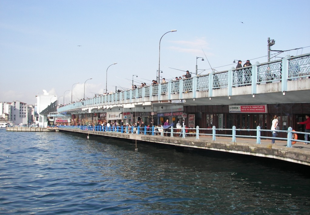 Puente sobre el Cuerno de Oro