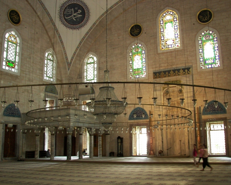 Interior de una mezquita en Estambul