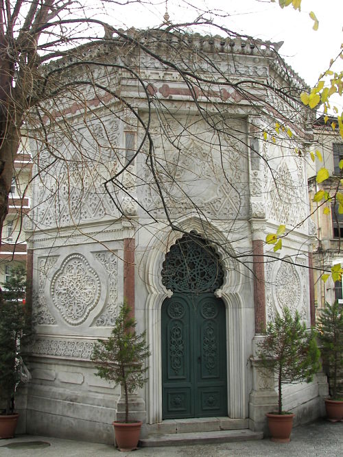 tumba Estambul