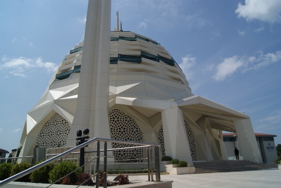 Marmara İlahiyat Camii